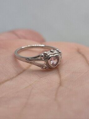 .925 Sterling Silver Elegant Girl's Heart Design Ring, Jewelry  Brand new